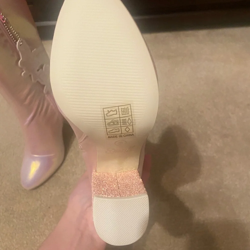 SOLD mini boots in pink irridescent size 6 NWT - Picture 6 of 7